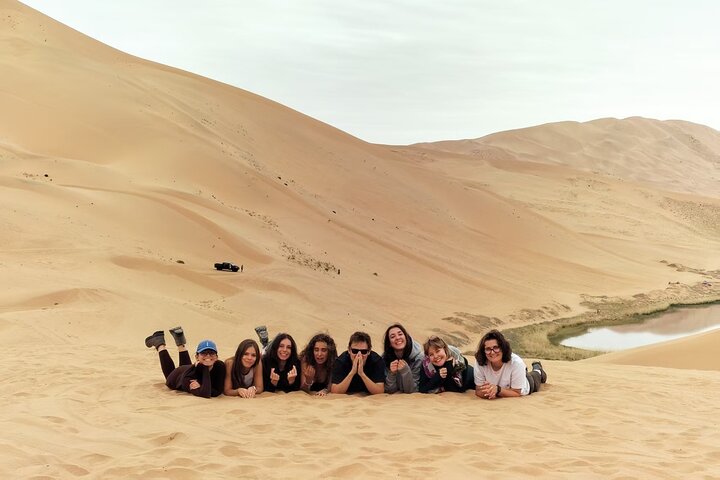 Tour privato di un giorno della Via della Seta di Dunhuang: grotte di Mogao, Crescent Spring