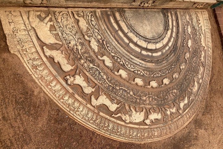 Tour Privado de Patrimônio de Anuradhapura - Tudo Incluído
