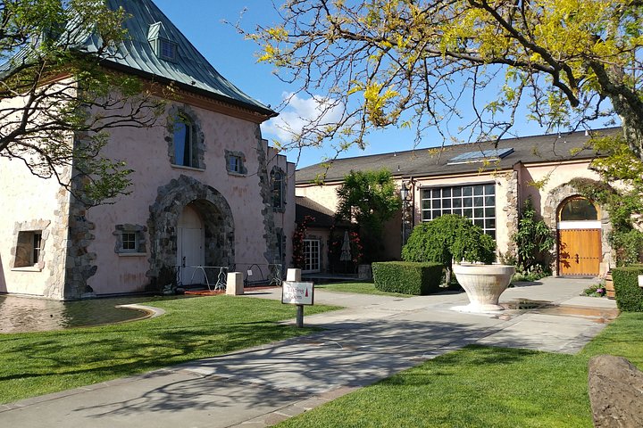 6 hour Luxury Sedan / SUV Private Wine Tour Napa or Sonoma Valley