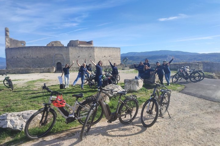 Ganztägige E-Bike-Tour in der Region Luberon von Avignon