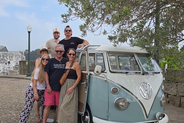 Porto: Exclusive Tour in a Vintage VW Kombi with an Open Roof