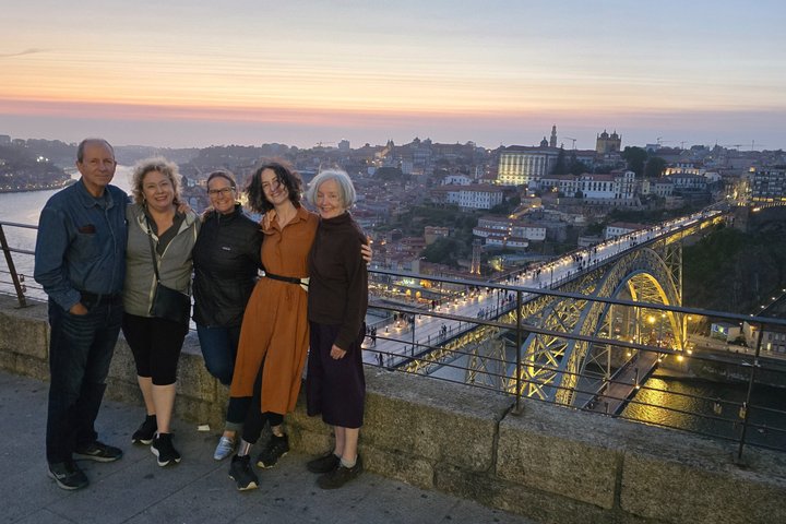 Porto: Exclusive Tour in a Vintage VW Kombi with an Open Roof