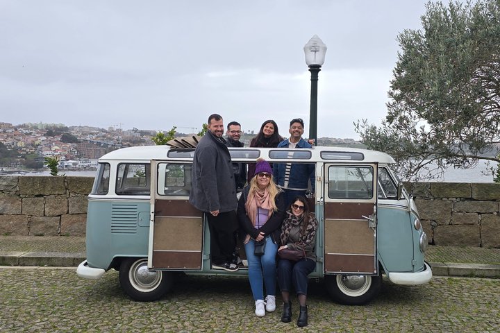 Porto: Exclusive Tour in a Vintage VW Kombi with an Open Roof