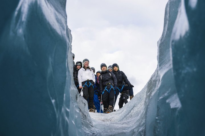 Sólheimajökull Glacier Hike - Aventura en hielo azul para grupos pequeños