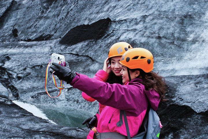 Sólheimajökull Glacier Hike - Aventura en hielo azul para grupos pequeños