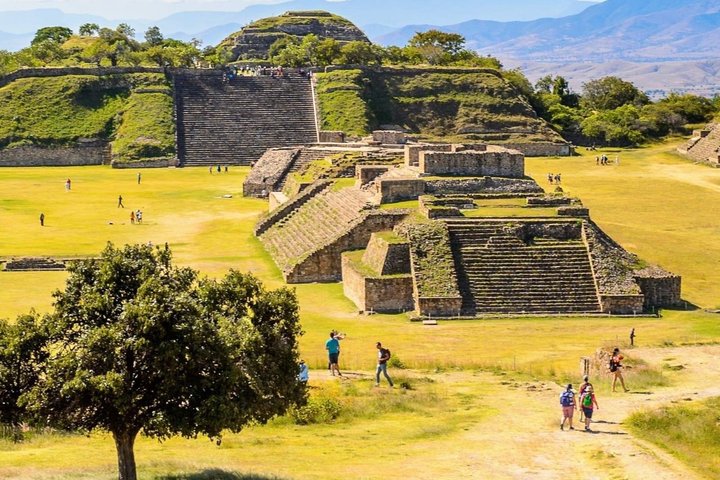 Compleet 3-uur durend bezoek aan Monte Alban inclusief toegangsbewijs.