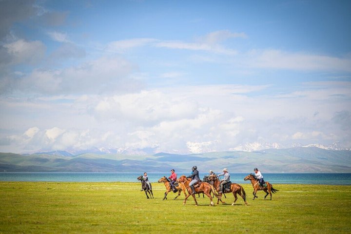 Aventure toute l'année : randonnée à cheval de 3 jours jusqu'au lac Song Kul