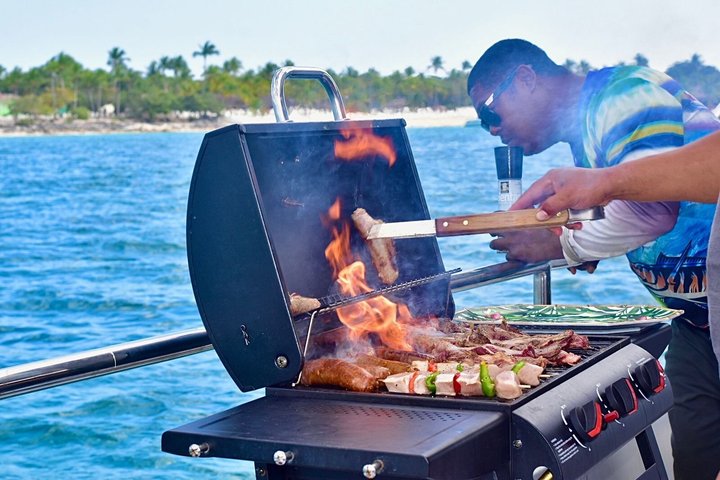 #1 Punta Cana Hip Hop Adults Only Party Boat avec Open Bar et DJ