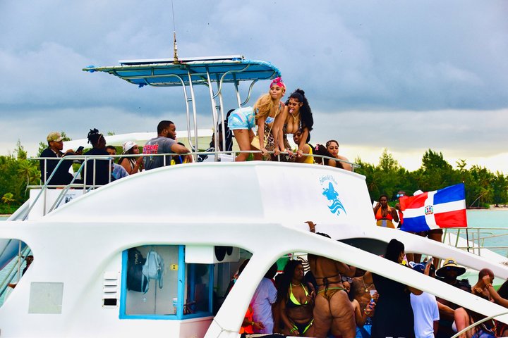 #1 Punta Cana Hip Hop Adults Only Party Boat avec Open Bar et DJ