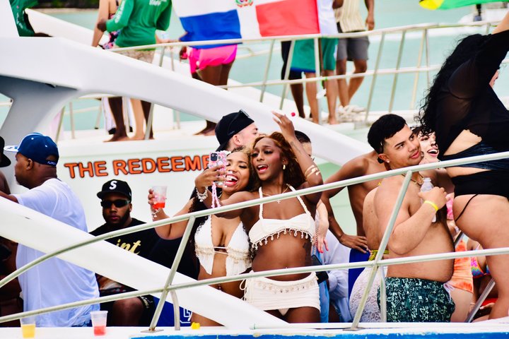 #1 Punta Cana Hip Hop Adults Only Party Boat avec Open Bar et DJ