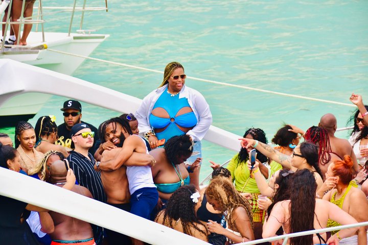 #1 Punta Cana Hip Hop Adults Only Party Boat avec Open Bar et DJ