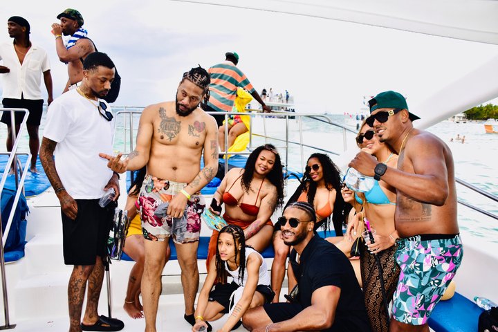 #1 Punta Cana Hip Hop Adults Only Party Boat avec Open Bar et DJ