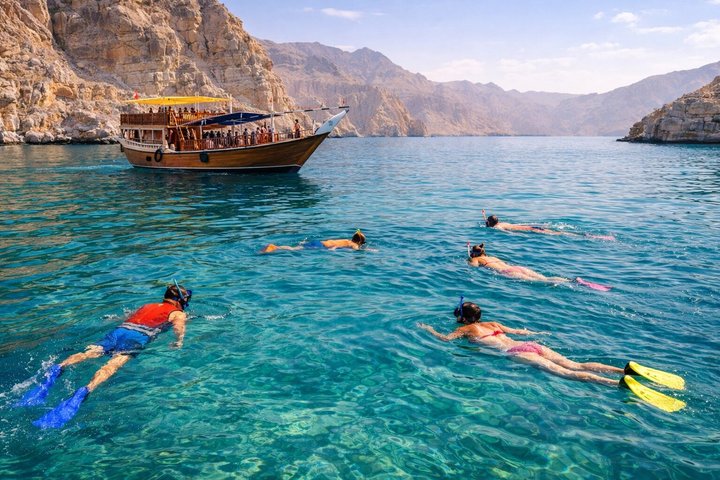 Crucero Dhow nocturno por Musandam Khasab con cena de barbacoa