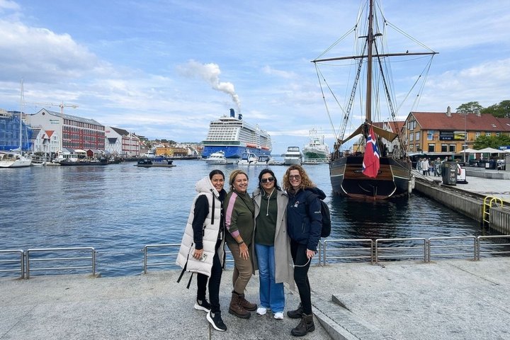 Stavanger Walking Tour: Udforsk de bedste seværdigheder og skjulte perler