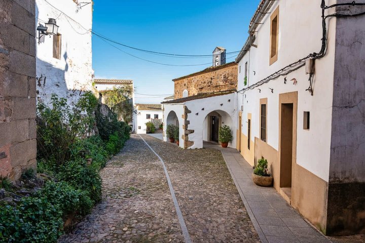 Hola Caceres : Privado 2 - Horas Intro Paseo por la ciudad con guía local