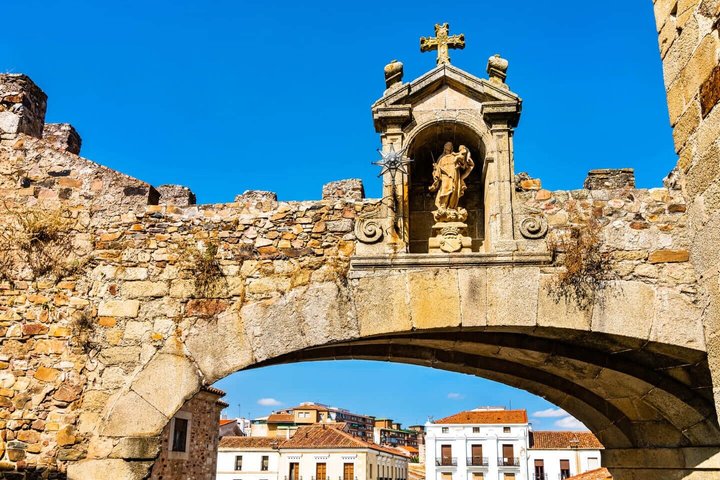Hola Caceres : Privado 2 - Horas Intro Paseo por la ciudad con guía local