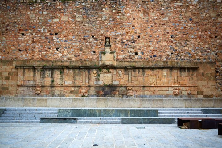 Hola Caceres : Privado 2 - Horas Intro Paseo por la ciudad con guía local