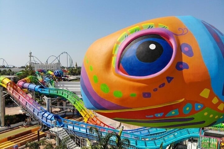 Seite: Land of Legends Themenpark-Ticket mit Hoteltransfer