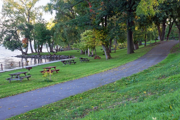 Finger Lakes NY: Ithaca-Watkins Glen Självguidad ljudtur