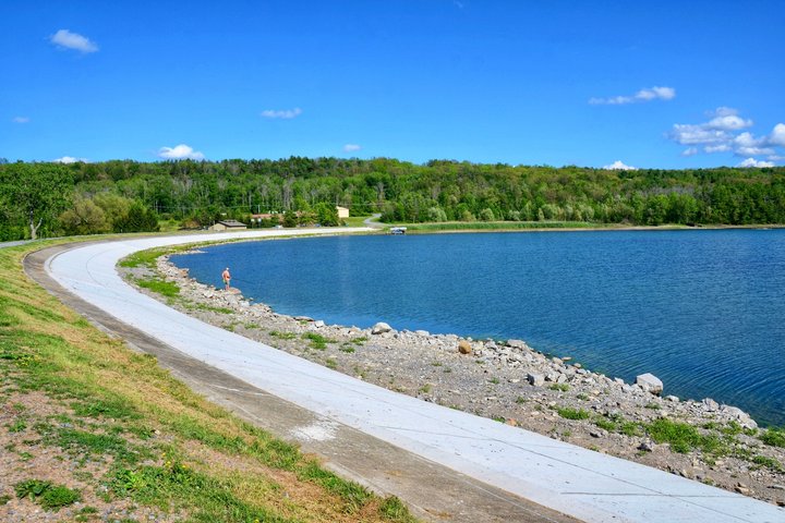 Finger Lakes NY: Ithaca-Watkins Glen Självguidad ljudtur