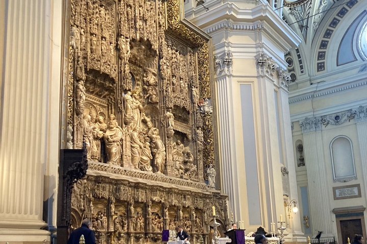 Begeleide rondleiding door de Basiliek van Onze-Lieve-Vrouw van de Pilaar in Zaragoza in het Spaans