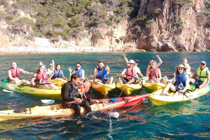 Kajak- und Schnorcheltour an der Costa Brava. Sant Feliu de Guíxols
