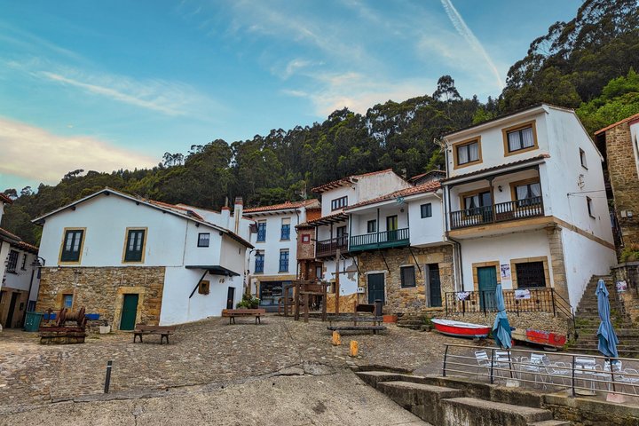 Desde Oviedo y Gijón: Llanes, Ribadesella, Alto de Fitu y Tazones