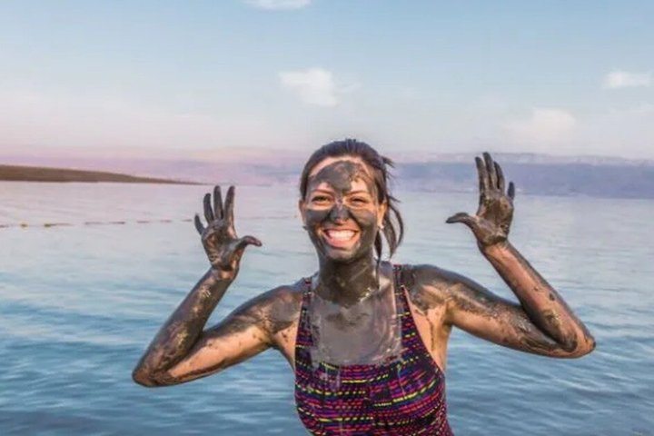 Jordan Private 2-Day: Petra, Wadi Rum, Pink Lake & Dead Sea