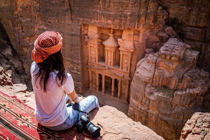 Jordan Private 2-Day: Petra, Wadi Rum, Pink Lake & Dead Sea