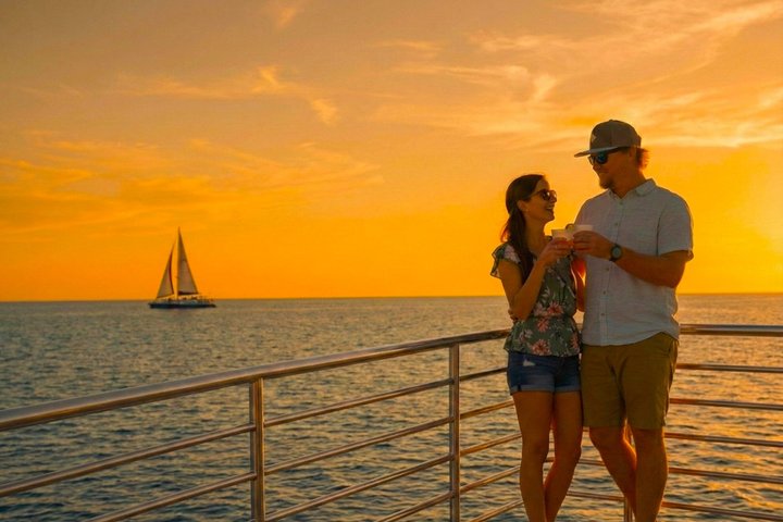 Key West Sunset Cruise: Middag, live musikk og drikkevarer inkludert
