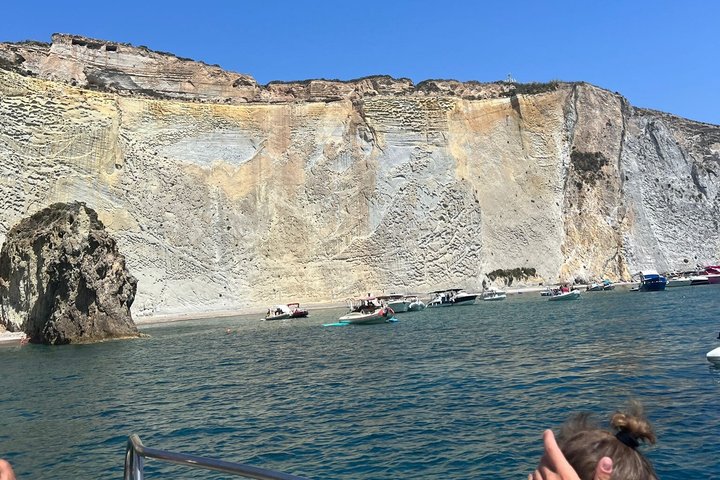 Tickets zu den Pontinischen Inseln an Bord der Gozzo Caruso ab Sperlonga