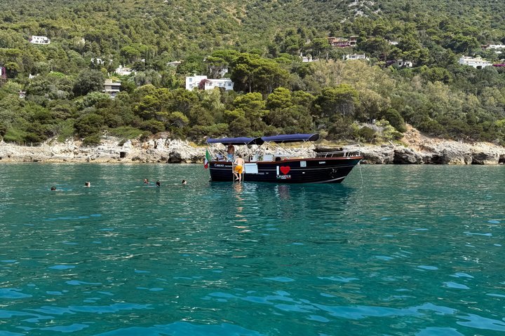 Tickets zu den Pontinischen Inseln an Bord der Gozzo Caruso ab Sperlonga
