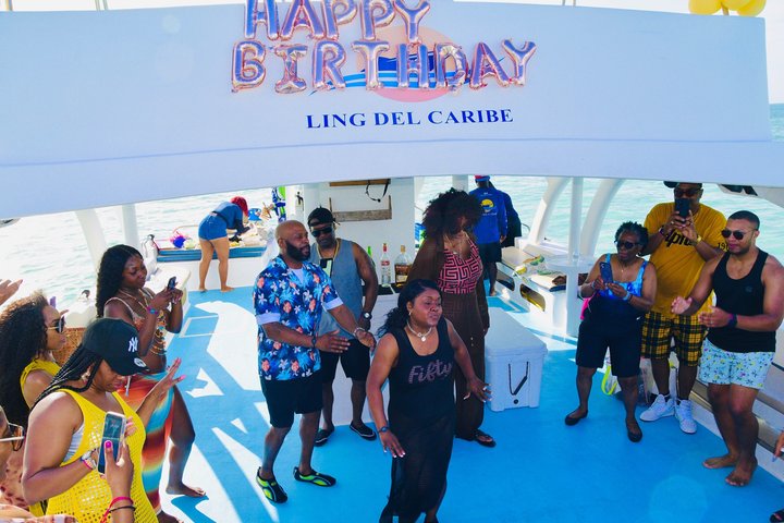 #1 Punta Cana Hip Hop Adults Only Party Boat avec Open Bar et DJ