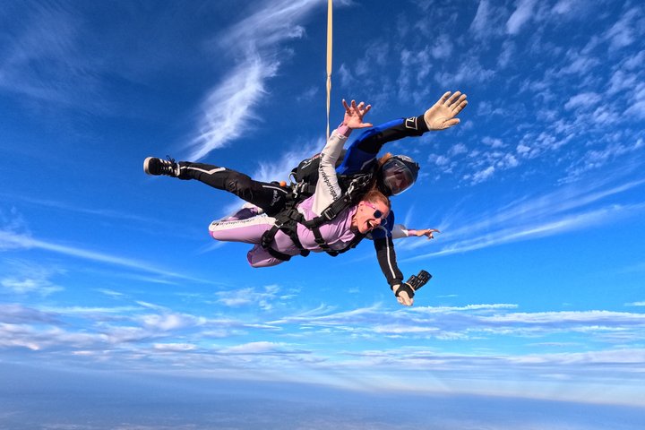 Premium fallskjermhopping Portugal 15 000 fot fritt fall nær Lisboa