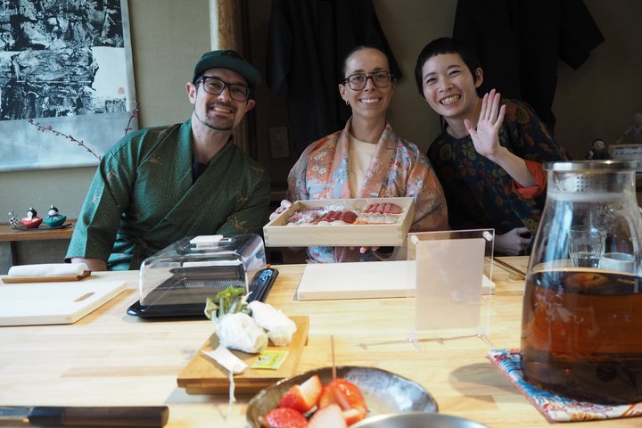 Privat sushilektion i Tokyo–6 slag, kulturhistoria och full måltid