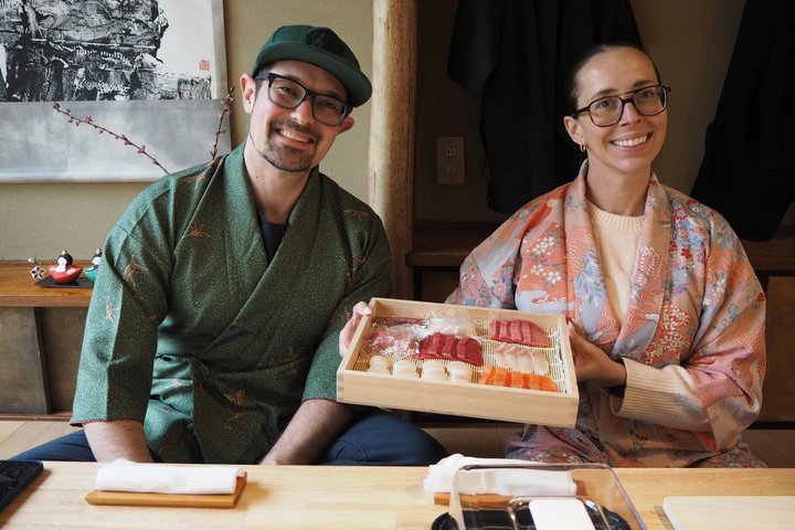 Privat sushilektion i Tokyo–6 slag, kulturhistoria och full måltid