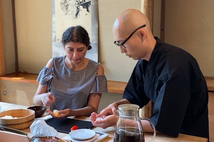 Classe de Sushi Vegan em Tóquio – 6 tipos, história cultural e refeição completa