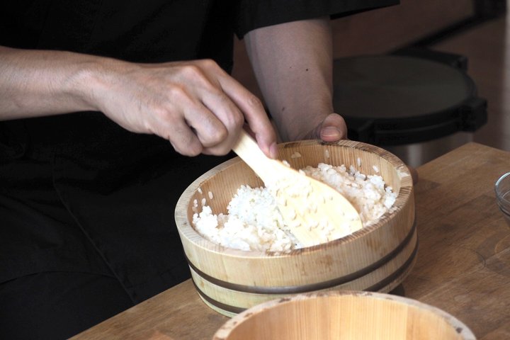 Classe de Sushi Vegan em Tóquio – 6 tipos, história cultural e refeição completa