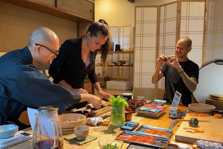 Classe de Sushi Vegan em Tóquio – 6 tipos, história cultural e refeição completa