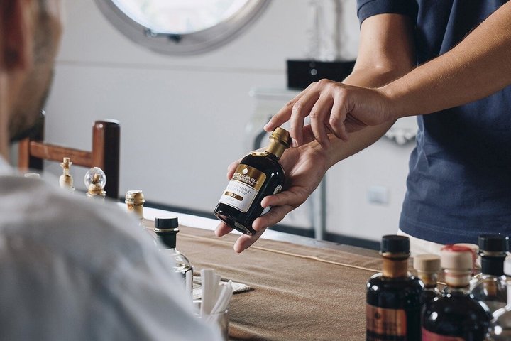 Modena Balsamic Vinegar Tour med Parmigiano og Gelato smagning