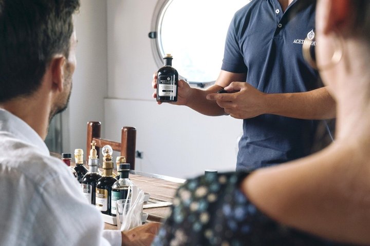 Modena Balsamic Vinegar Tour med Parmigiano og Gelato smagning