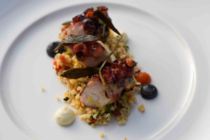 Santorini vinsmagning og premium frokost på det prisvindende vingård