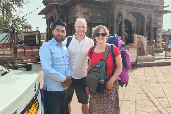Dagstur till Kumbhalgarh & Ranakpur från Udaipur med guide och lunch