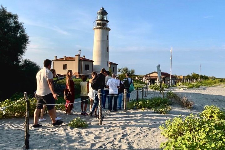 Utforsk Isola dell'Amore og dyreliv på en Po Delta båttur
