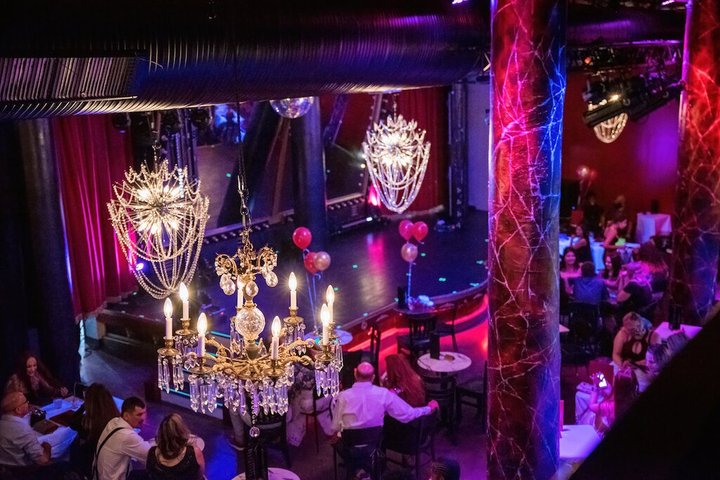 Experiência de burlesque e vida noturna em St. Louis no The Boom Boom Room