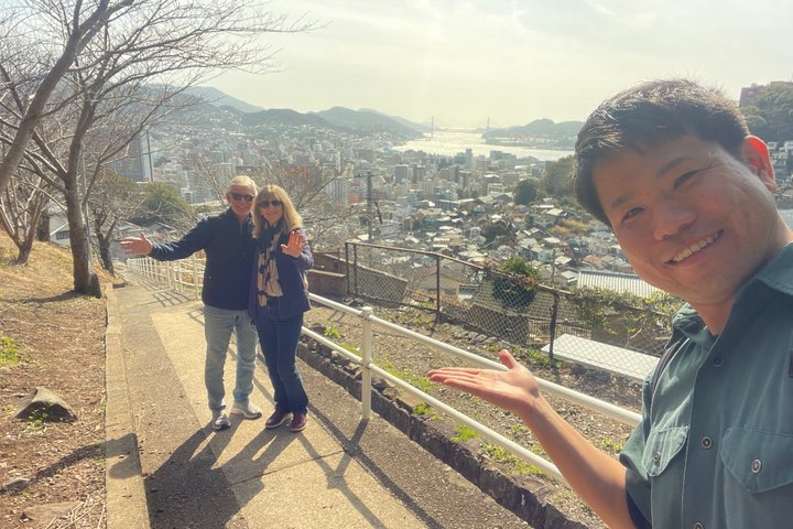 Nagasaki Private Tour med en lokal: Fred, mat og skjulte edelstener