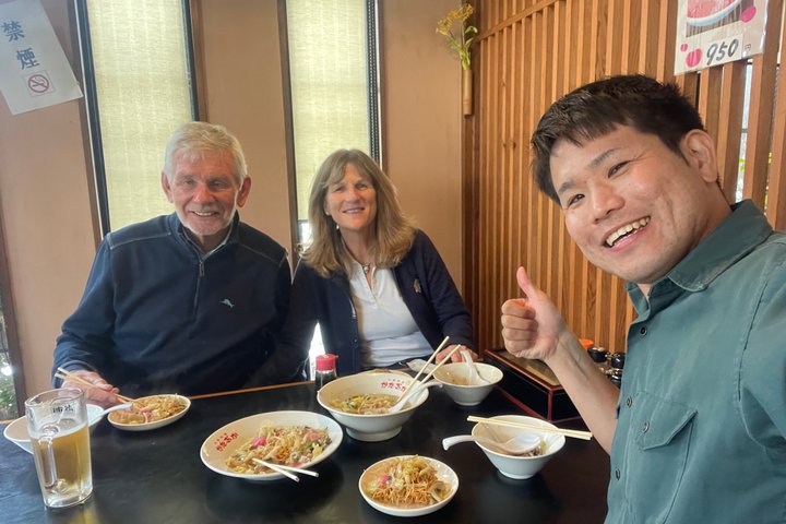 Nagasaki Private Tour med en lokal: Fred, mat og skjulte edelstener