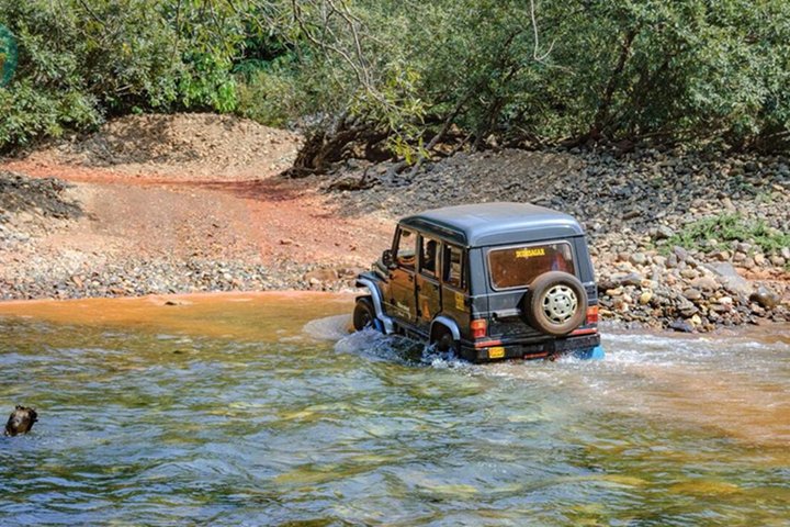 Dudhsagar Waterfalls Tour Jeep Safari og Spice Plantation Besøg