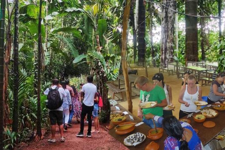 Dudhsagar Waterfalls Tour Jeep Safari og Spice Plantation Besøg
