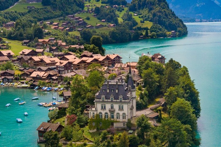 Trip from Montreux to Interlaken, Lauterbrunnen and Grindelwald
